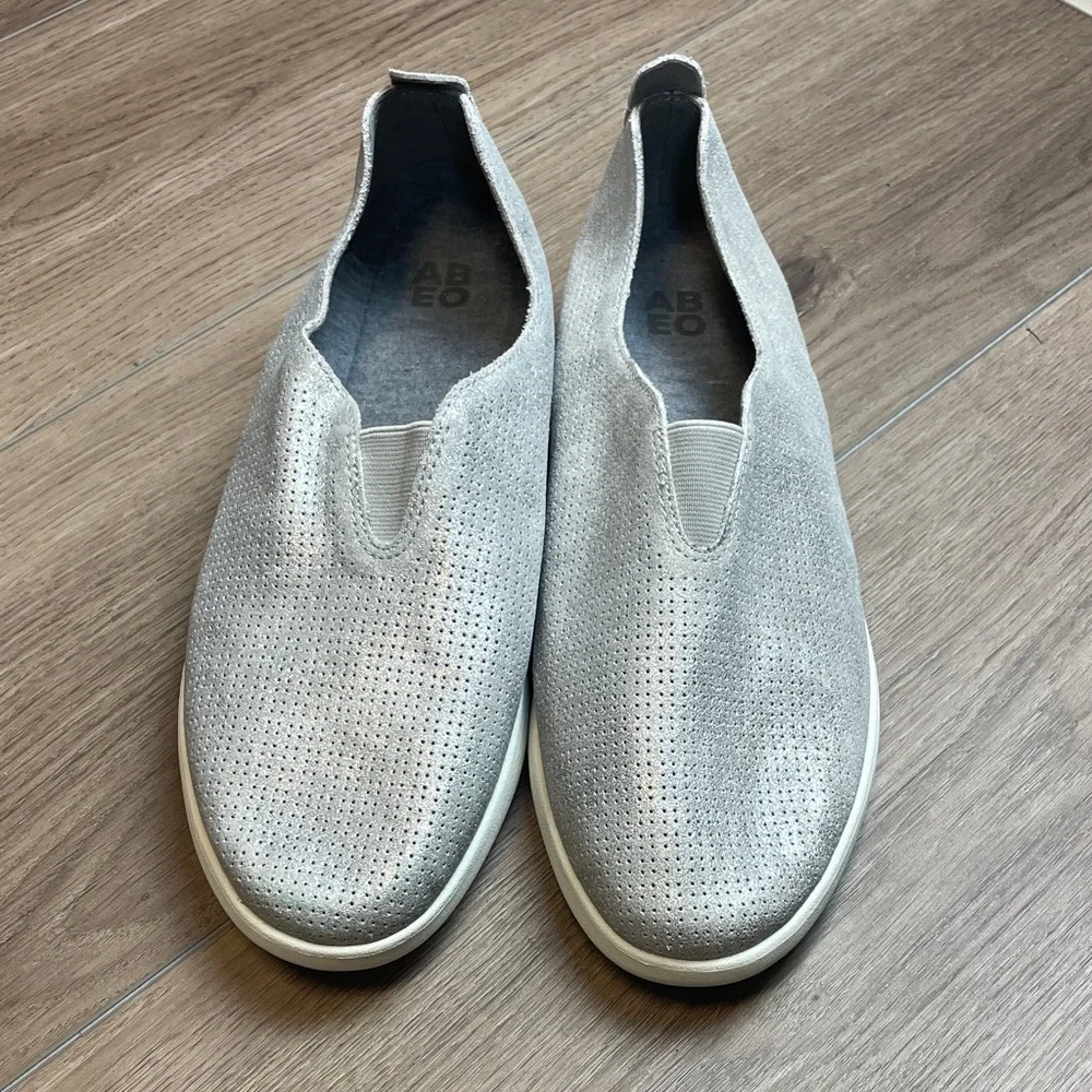 ABEO Orthopedic Slip On Sneakers Womens Size 9 Light Gray Metallic